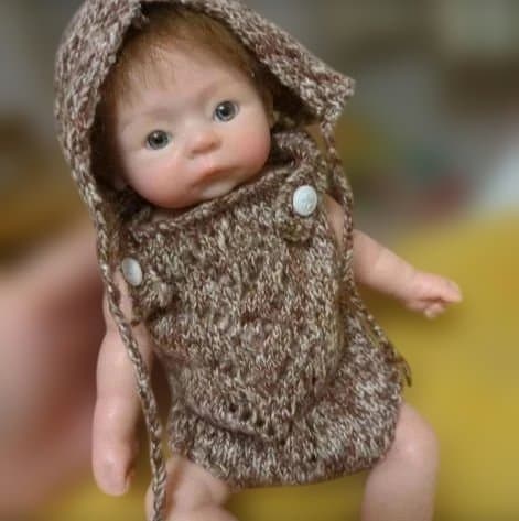 リボーンドール フルシリコン お洋服2枚付き クリクリお目々が可愛い女の子