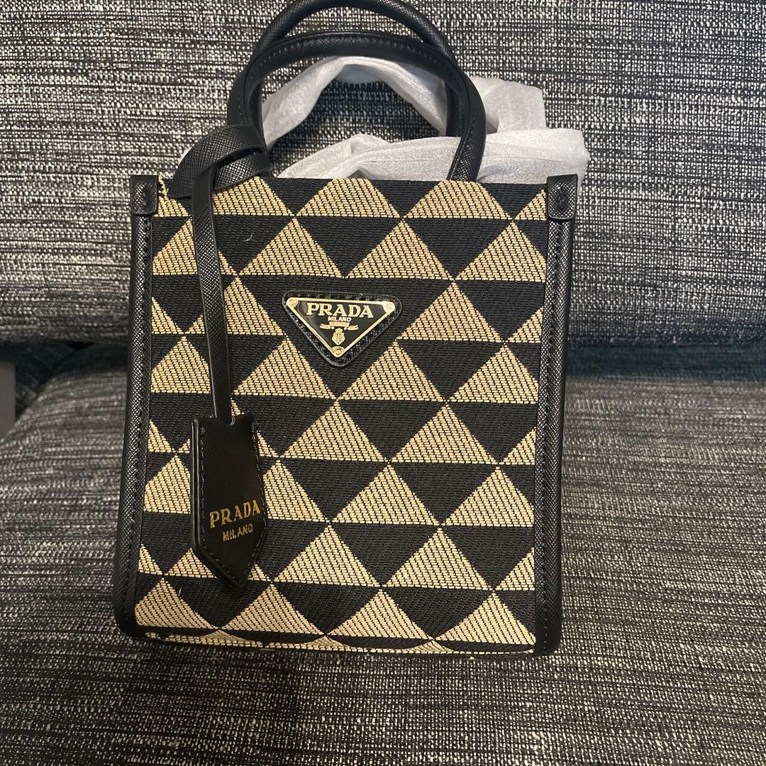 PRADA ショルダーバッグ　ノベルティ
