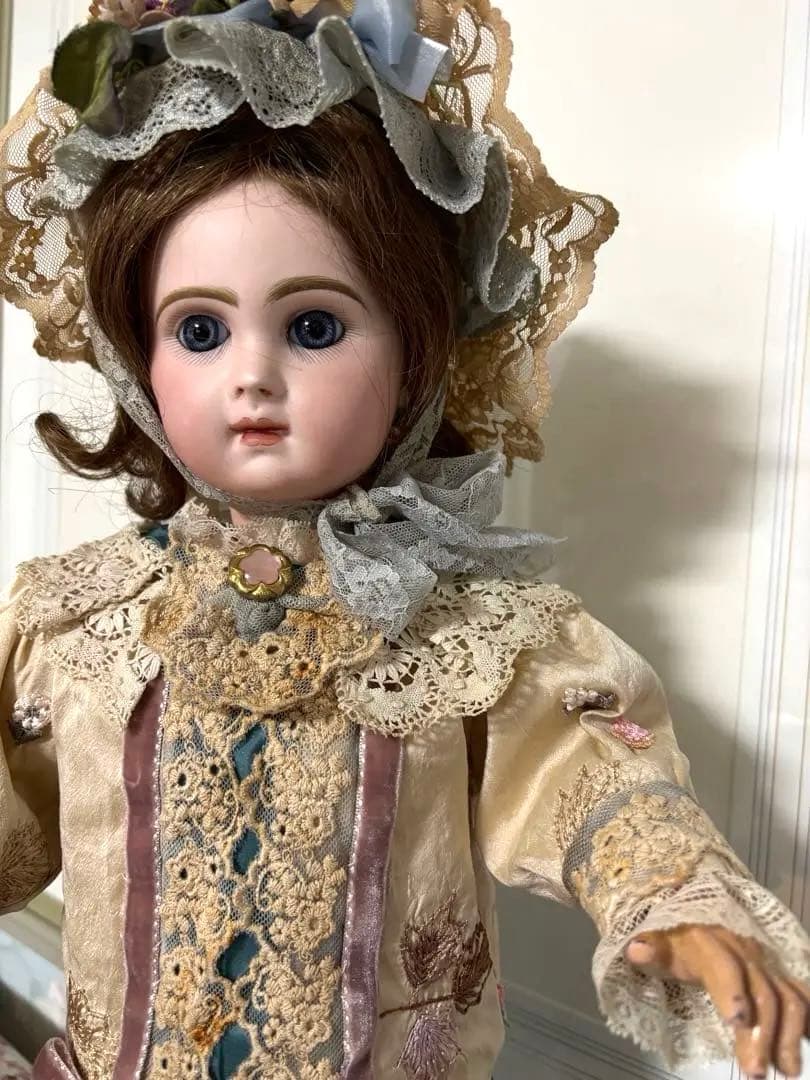 アンティークビスクドール　　 ドレスとボネ　 48センチのジュモー8号