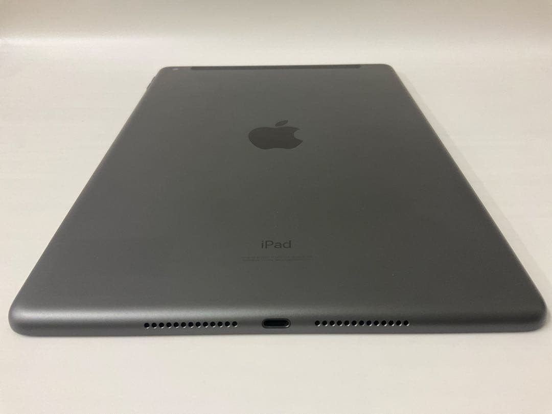 Wtapscendantページ★ 美品IPAD 第8世代 ★ 32GB