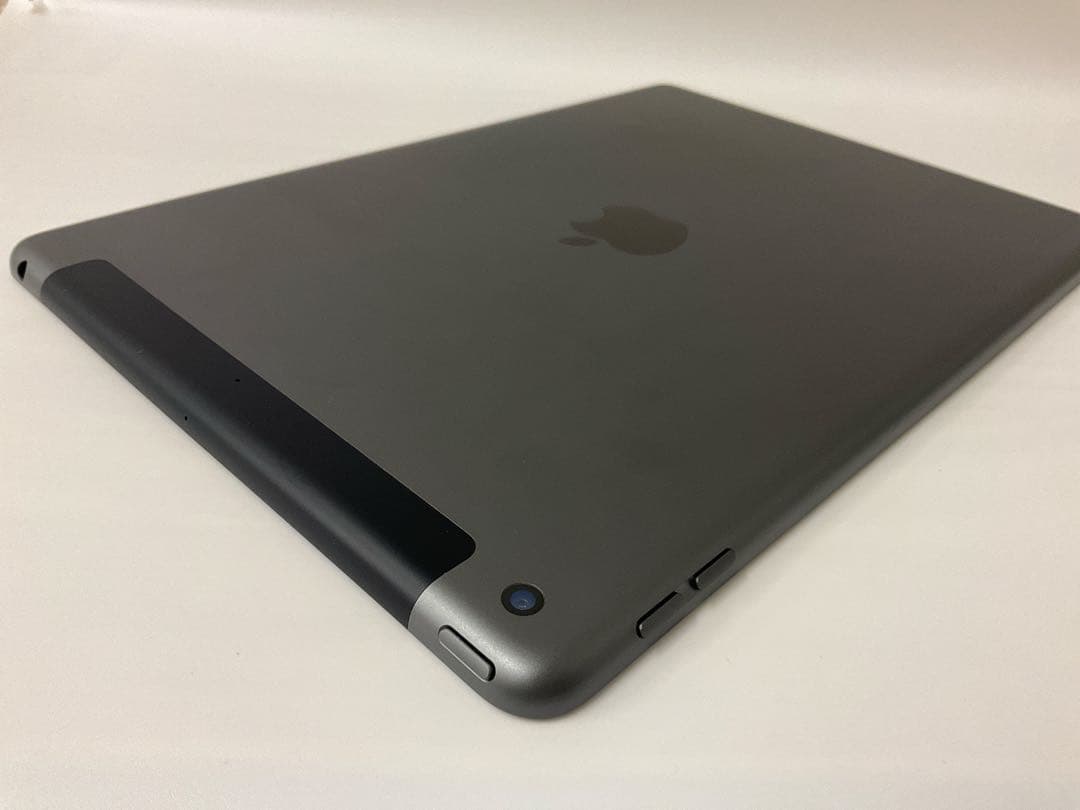 Wtapscendantページ★ 美品IPAD 第8世代 ★ 32GB