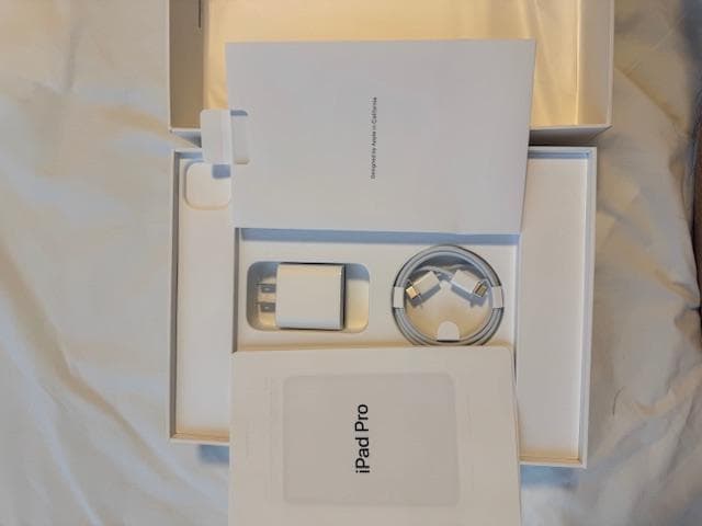 iPad Pro 11インチ 第3世代 256GB MagicKeyboard有