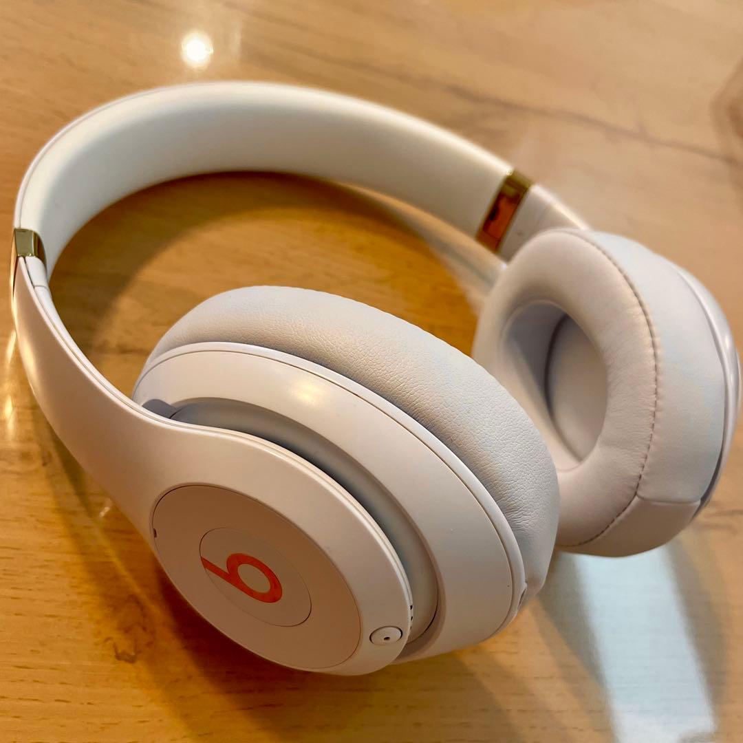 美品！ Beats Studio 3ワイヤレス ヘッドホン ホワイト　ゴールド