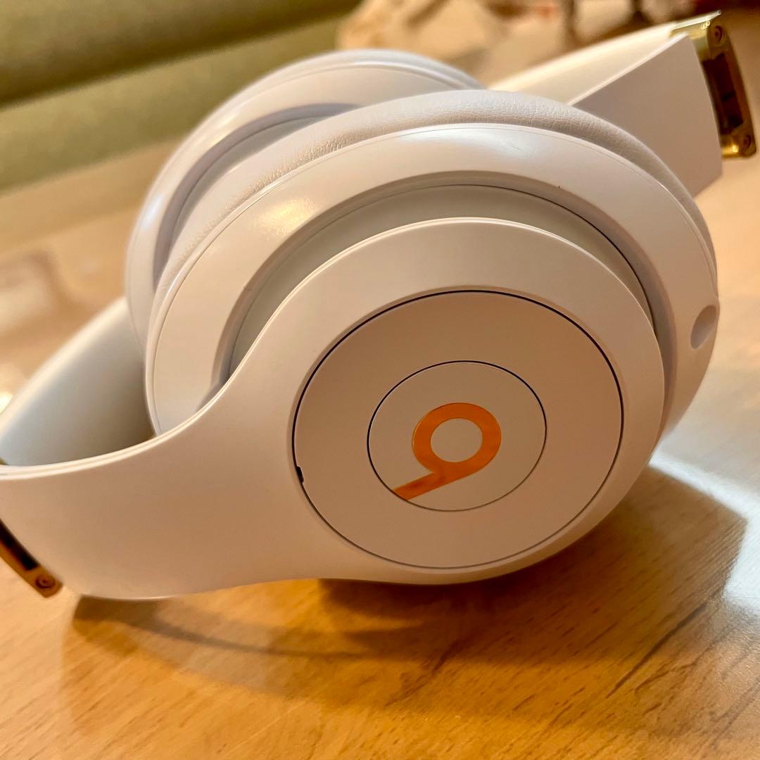 美品！ Beats Studio 3ワイヤレス ヘッドホン ホワイト　ゴールド