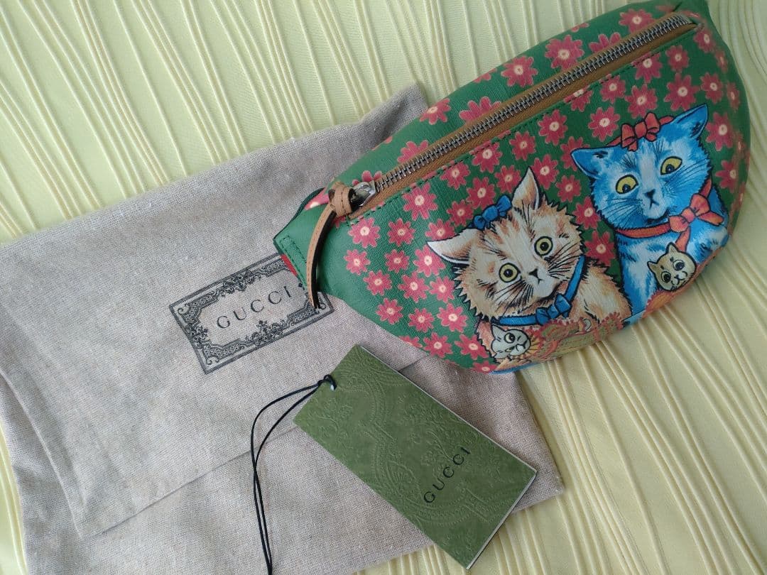 GUCCI ヒグチユウコ コラボ 猫と花柄 ボディバッグ