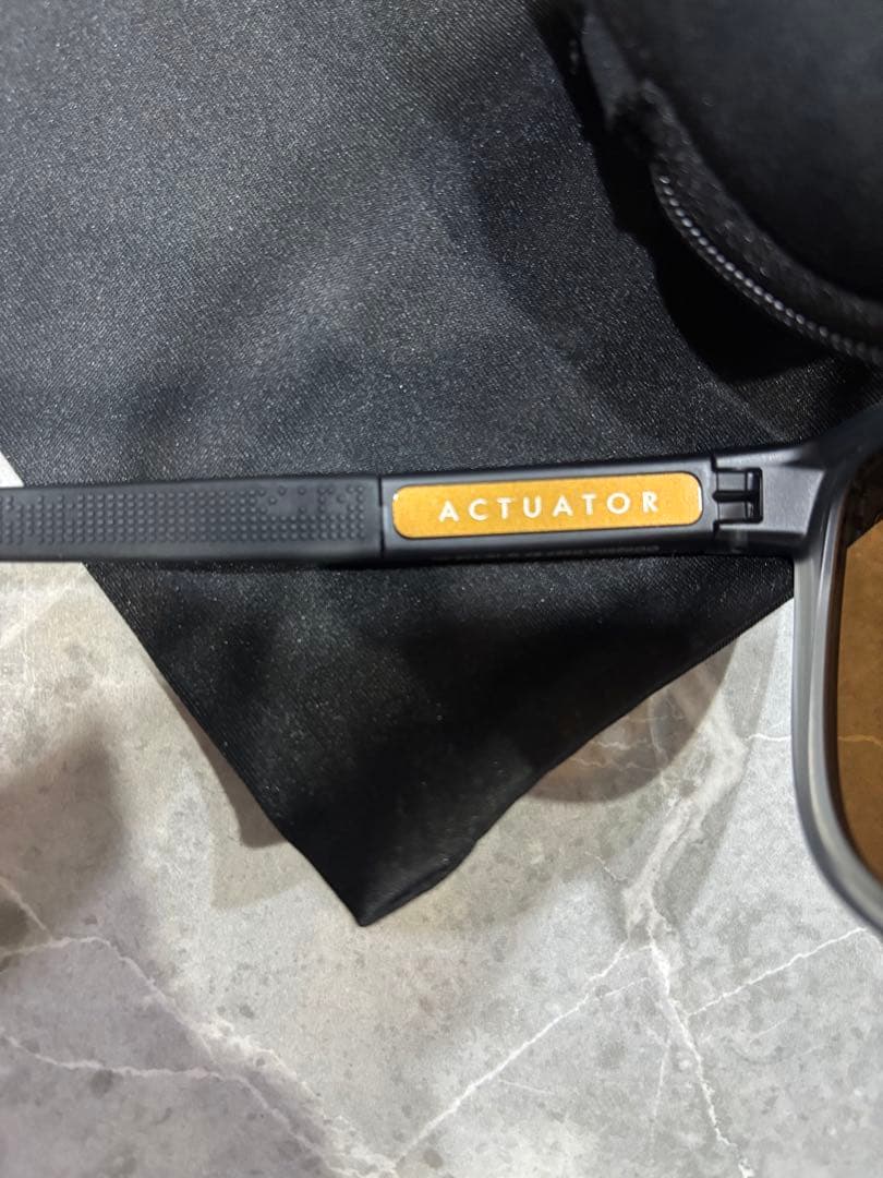 Oakley ACTUATOR サングラス