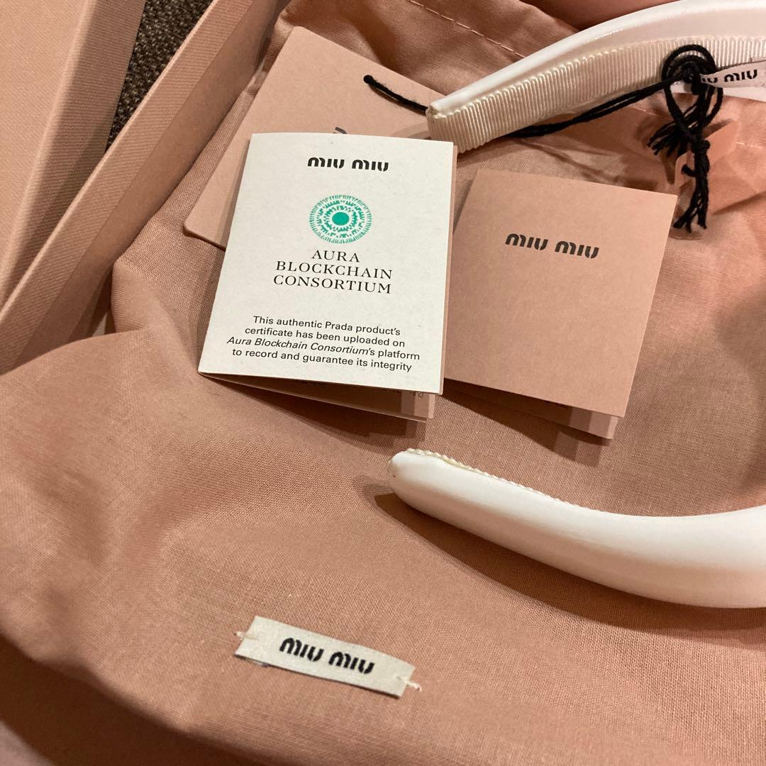新品未使用　miumiu カチューシャ