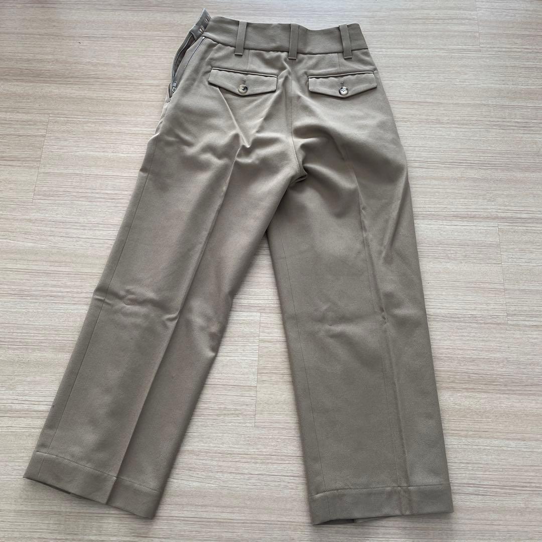 マーガレットハウエル　ベージュ プリーツ入り チノパン