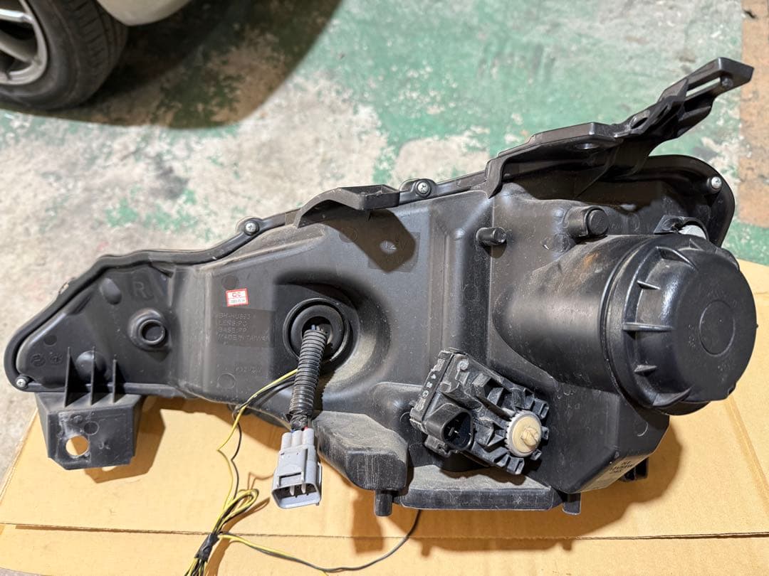 86 ZN6 左右　社外ヘッドライトユニット　中古