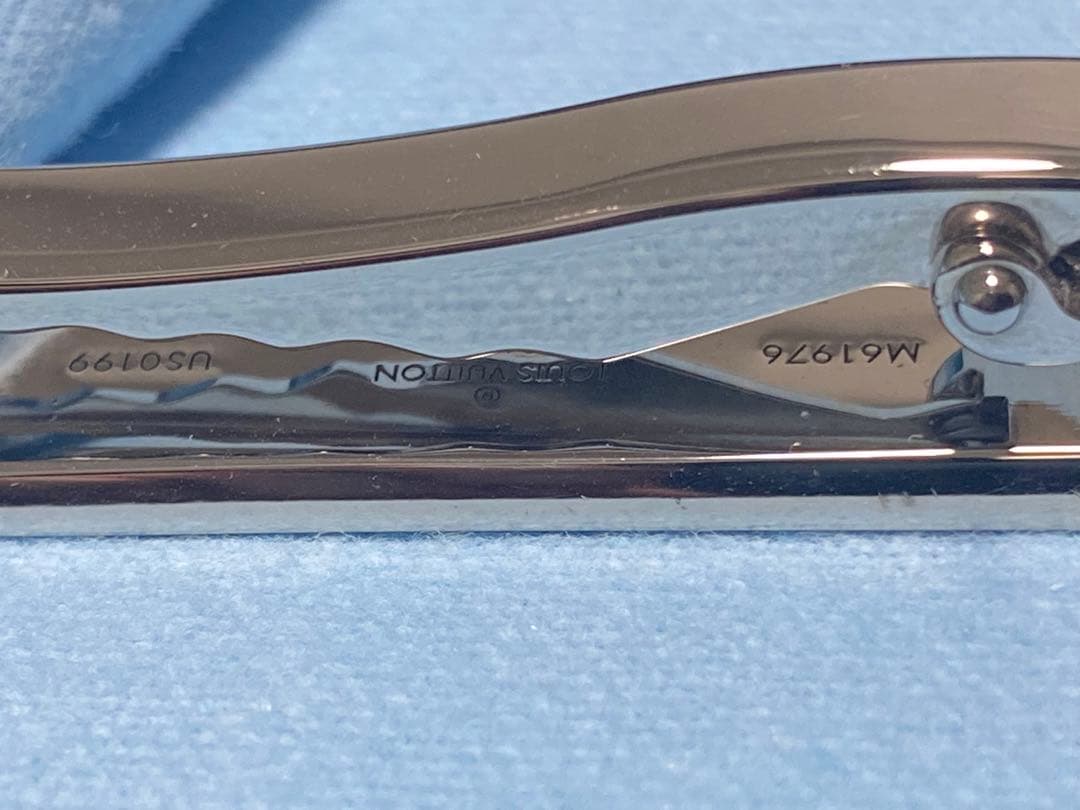 VUITTON ネクタイピン　ダミエ