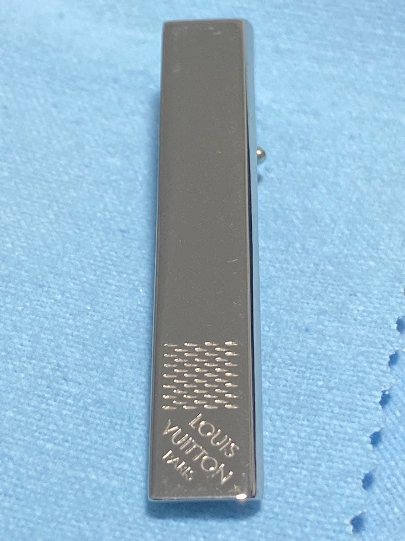 VUITTON ネクタイピン　ダミエ