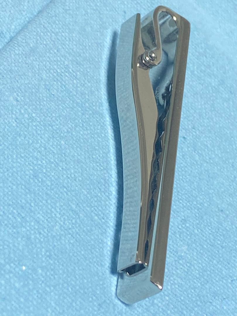 VUITTON ネクタイピン　ダミエ