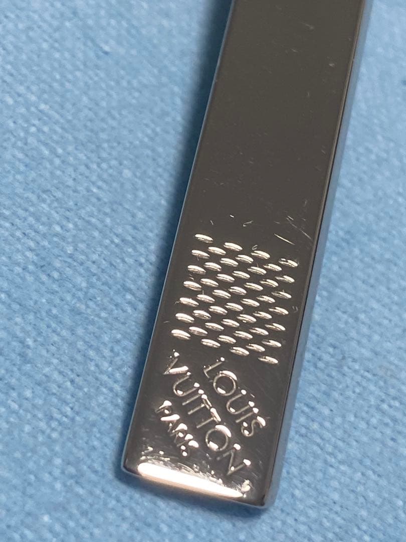 VUITTON ネクタイピン　ダミエ