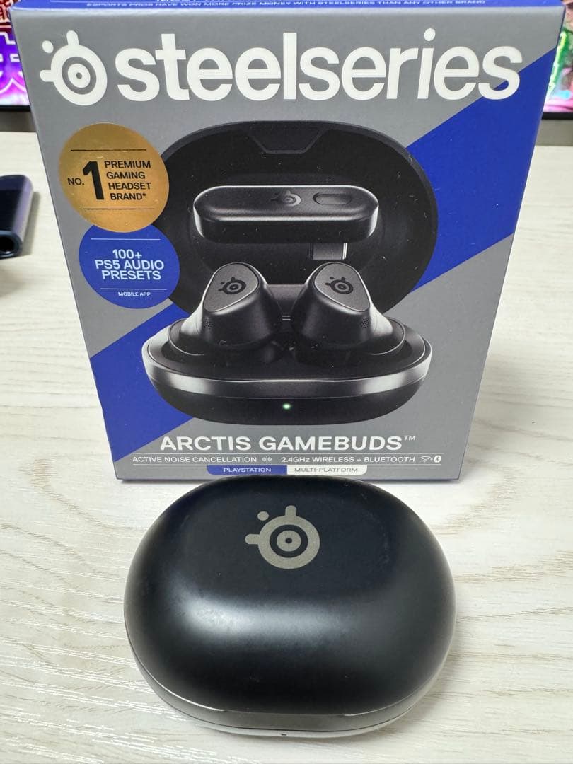 ヘッドホン SteelSeries Arctis GameBuds
