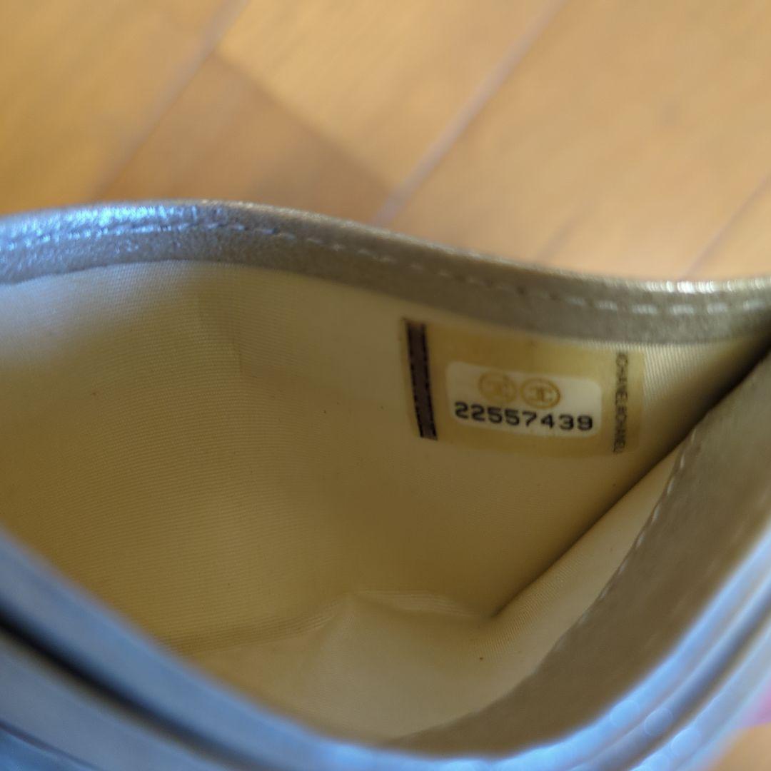 CHANEL シルバー キルティング 名刺入れ　定期入れ　パスケース