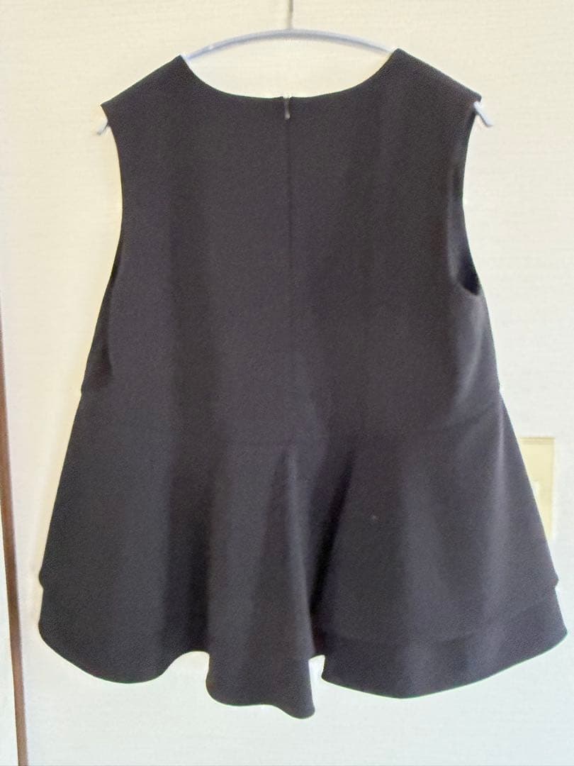 M-PREMIER ブラック Vネック ベスト 38