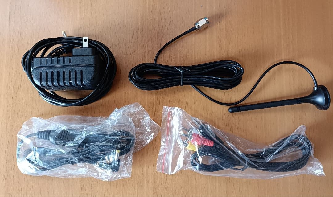 Qriom 9インチポータブルDVDプレーヤー 3電源対応 リッピング機能付き