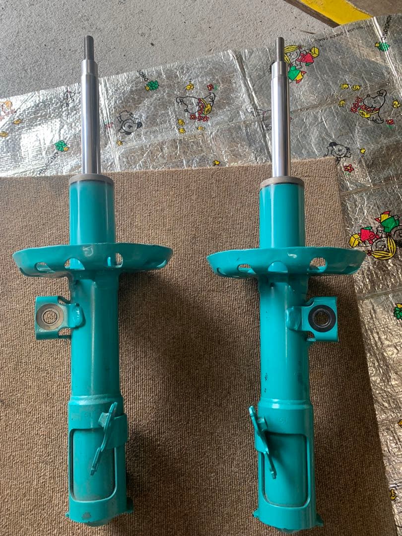 ヤリスカップカー用Fストラット左右