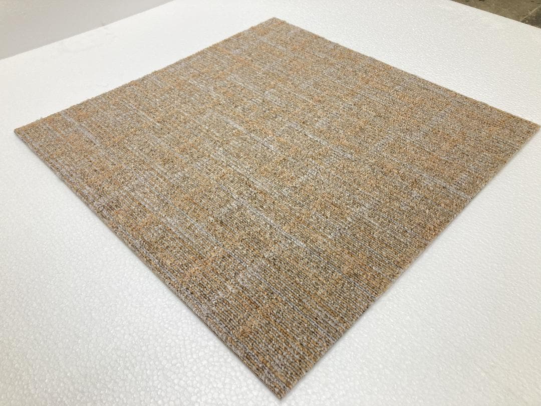 Maaaaaay　タイルカーペット　３６枚　新品・未使用