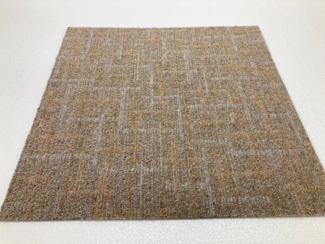 Maaaaaay　タイルカーペット　３６枚　新品・未使用