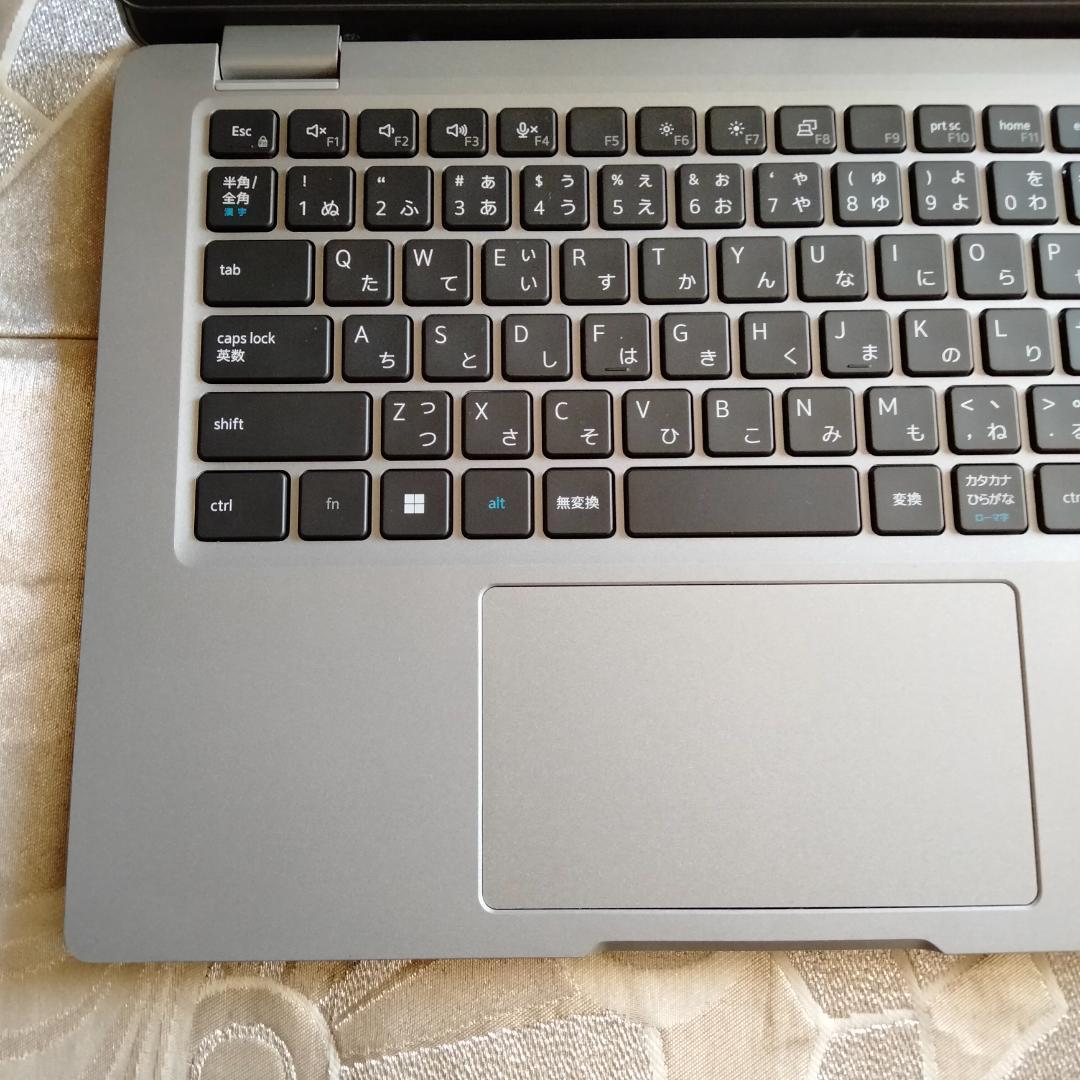 DELL 13インチ ☆12世代 i7 16G 512G 1920ｘ1080
