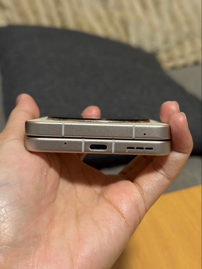 Libero Flip A304ZT（ZTE）SIMフリー（ゴールド）