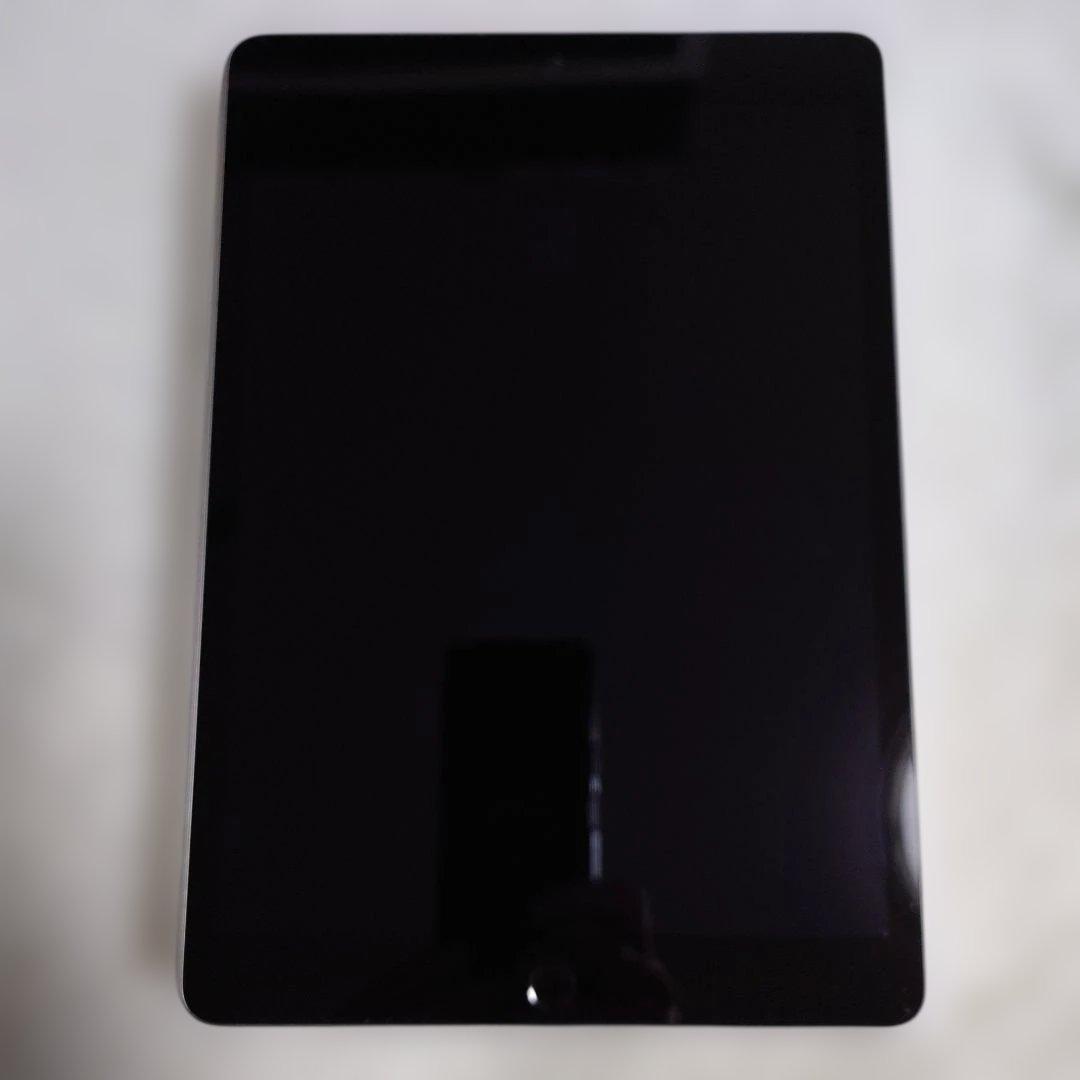 Apple iPad シルバー 本体9世代　WiFiモデル　画面キズ無し！！