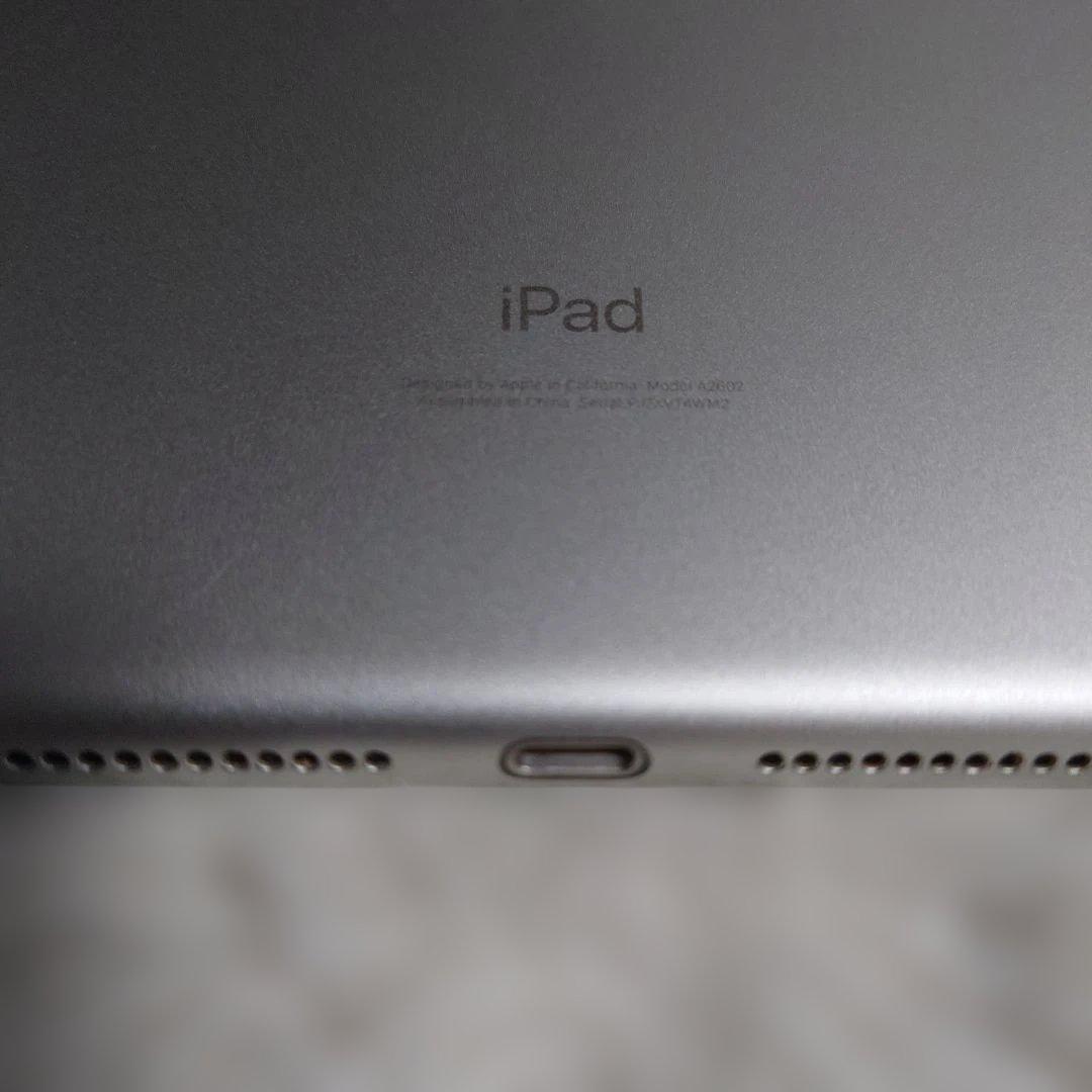 Apple iPad シルバー 本体9世代　WiFiモデル　画面キズ無し！！