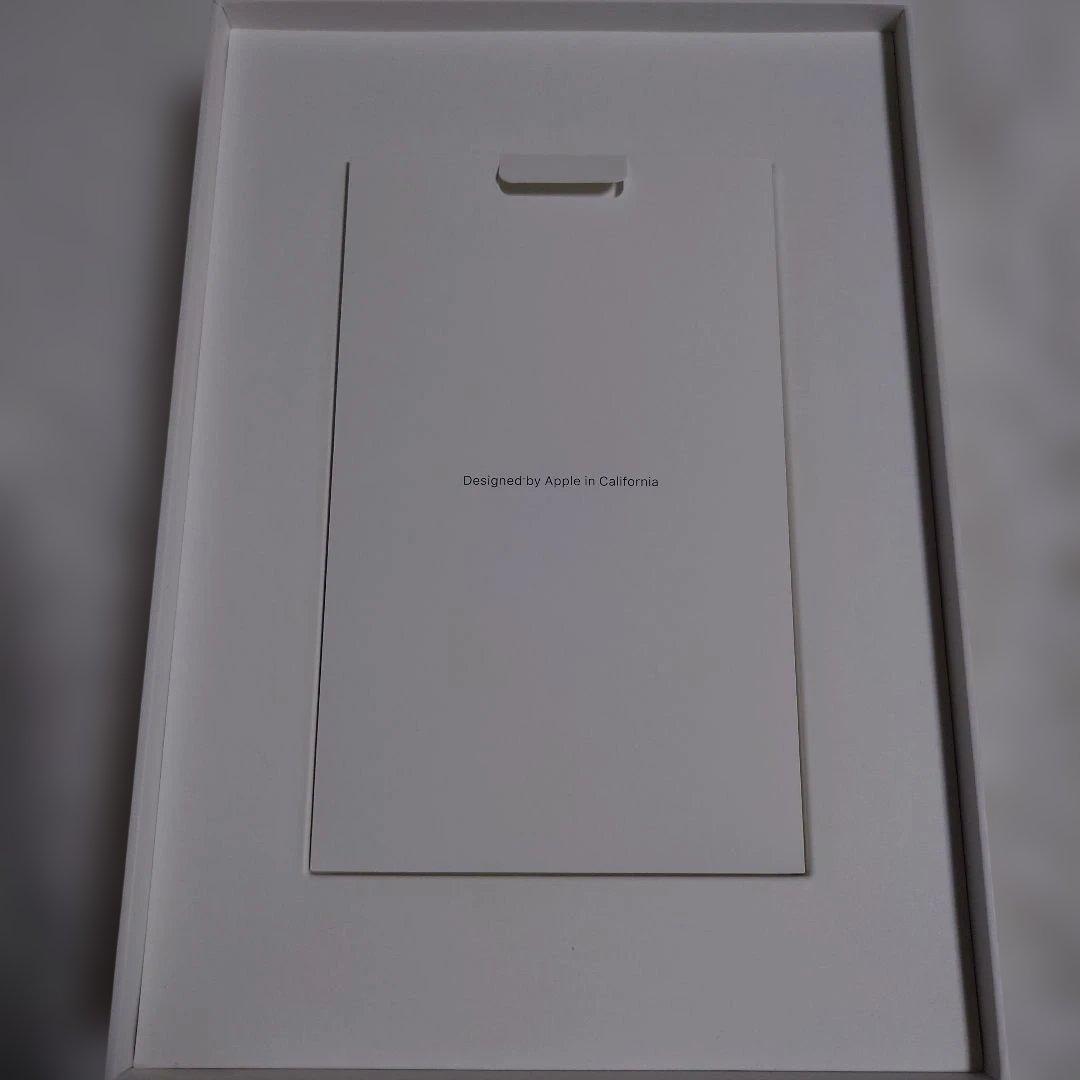 Apple iPad シルバー 本体9世代　WiFiモデル　画面キズ無し！！