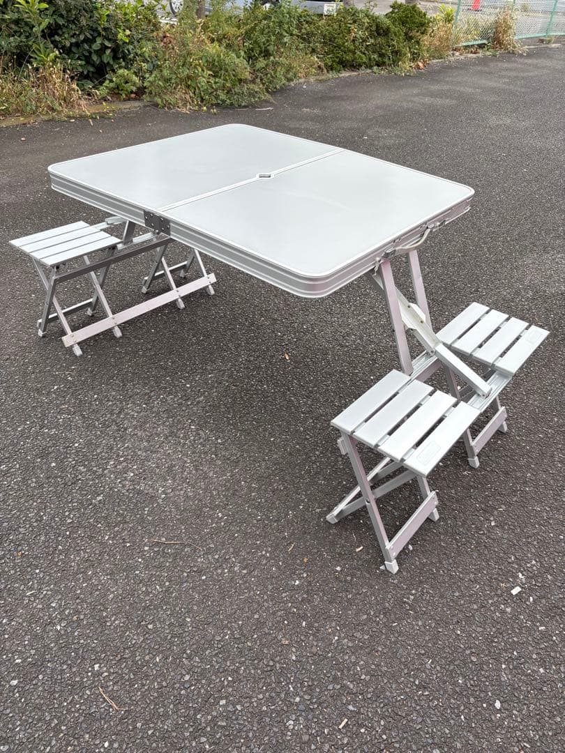 Coleman 折りたたみ式　ピクニックテーブルチェアセット アルミ