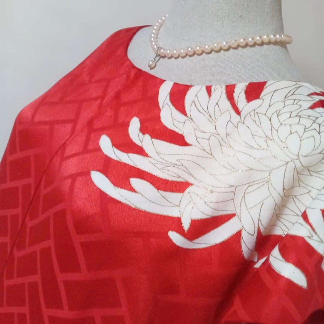 振り袖リメイクドレス　艶やか 赤に白い乱菊　金駒刺繍