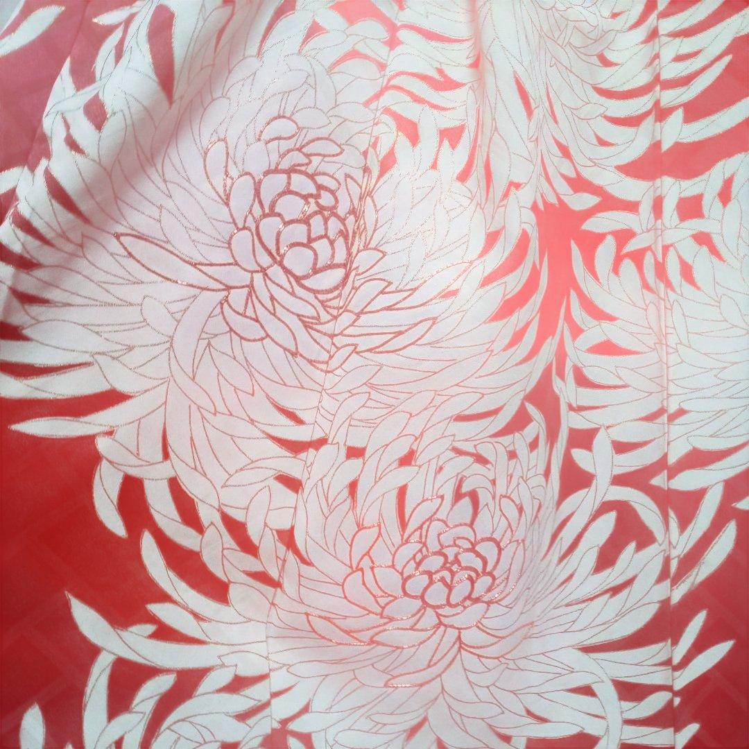 振り袖リメイクドレス　艶やか 赤に白い乱菊　金駒刺繍