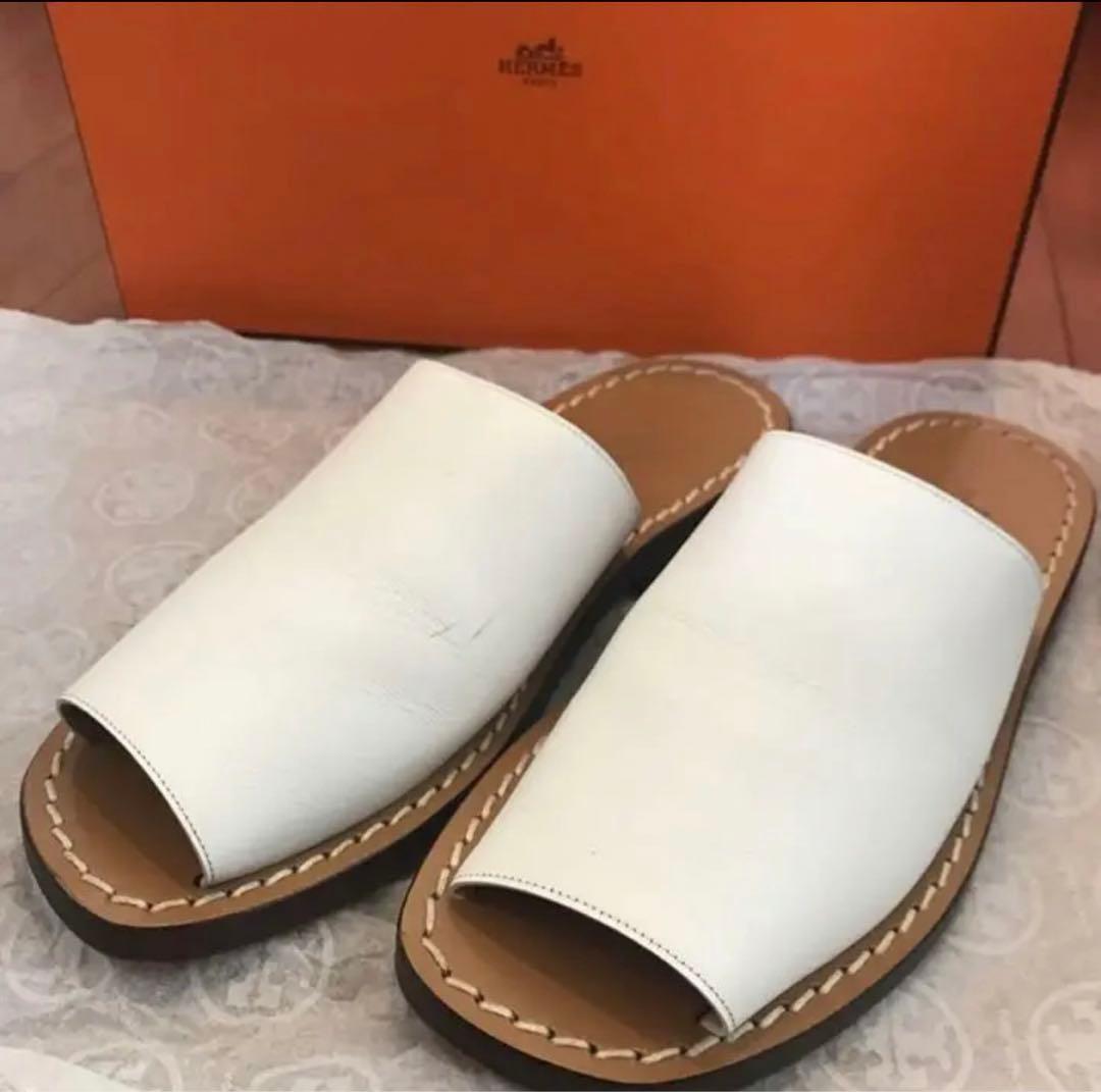 HERMES エルメス　フラットサンダル　ホワイト　ぺたんこ