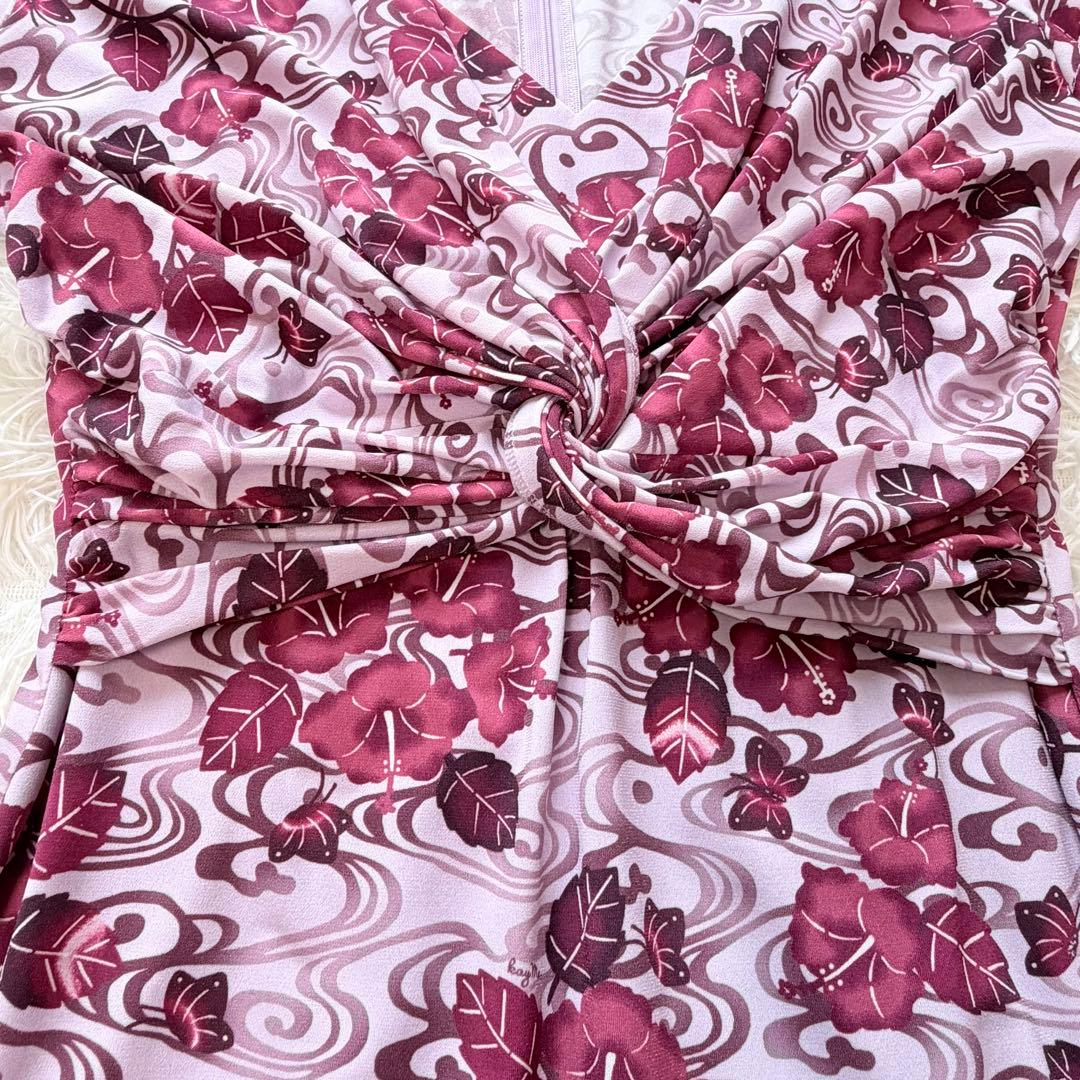 美品　9号　kayme ケイミー　紅ハイビスカス　ツイストワンピ　花柄　ピンク