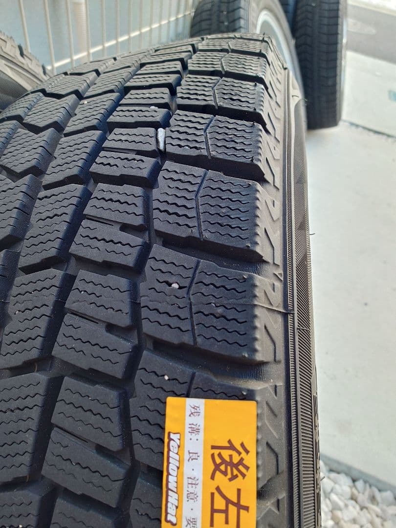 りんご　WINTERMAX 205/60R16 スタッドレスタイヤセット