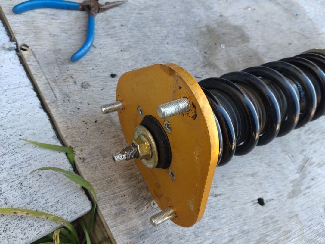 あっきー30プリウス車高調　フルタップ　ストリートライド