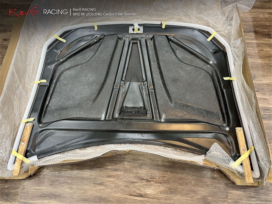 トヨタ 86 ZN6 スバル BRZ ZC6 カーボン ボンネット 新品未使用