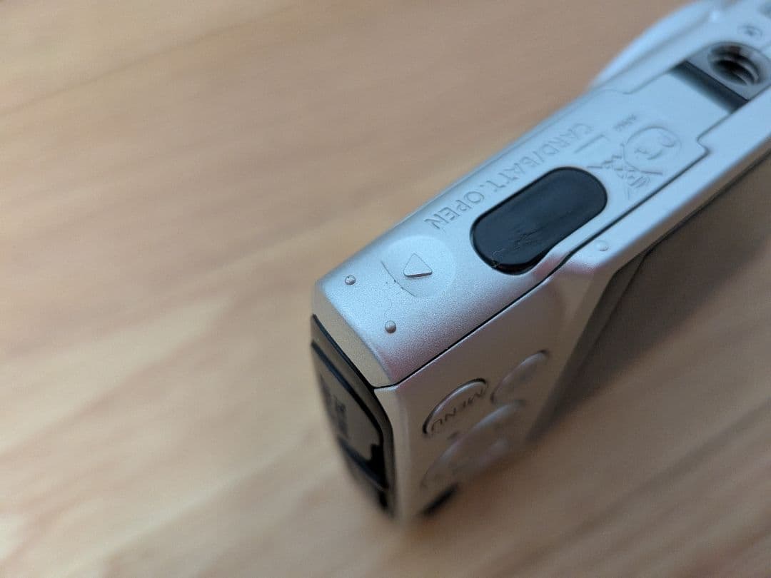 CANON IXY610F 動作確認済み　Canon　キャノン　カメラ