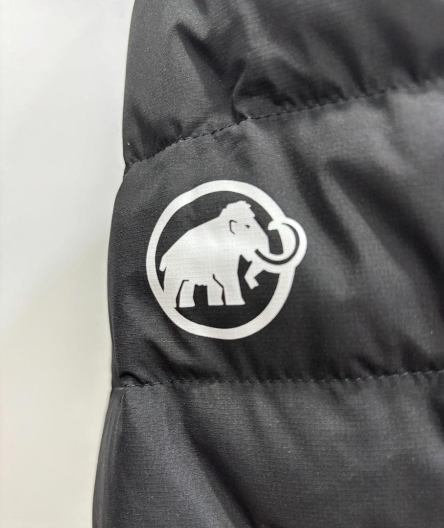 MAMMUT フード付きダウンジャケット ブラック