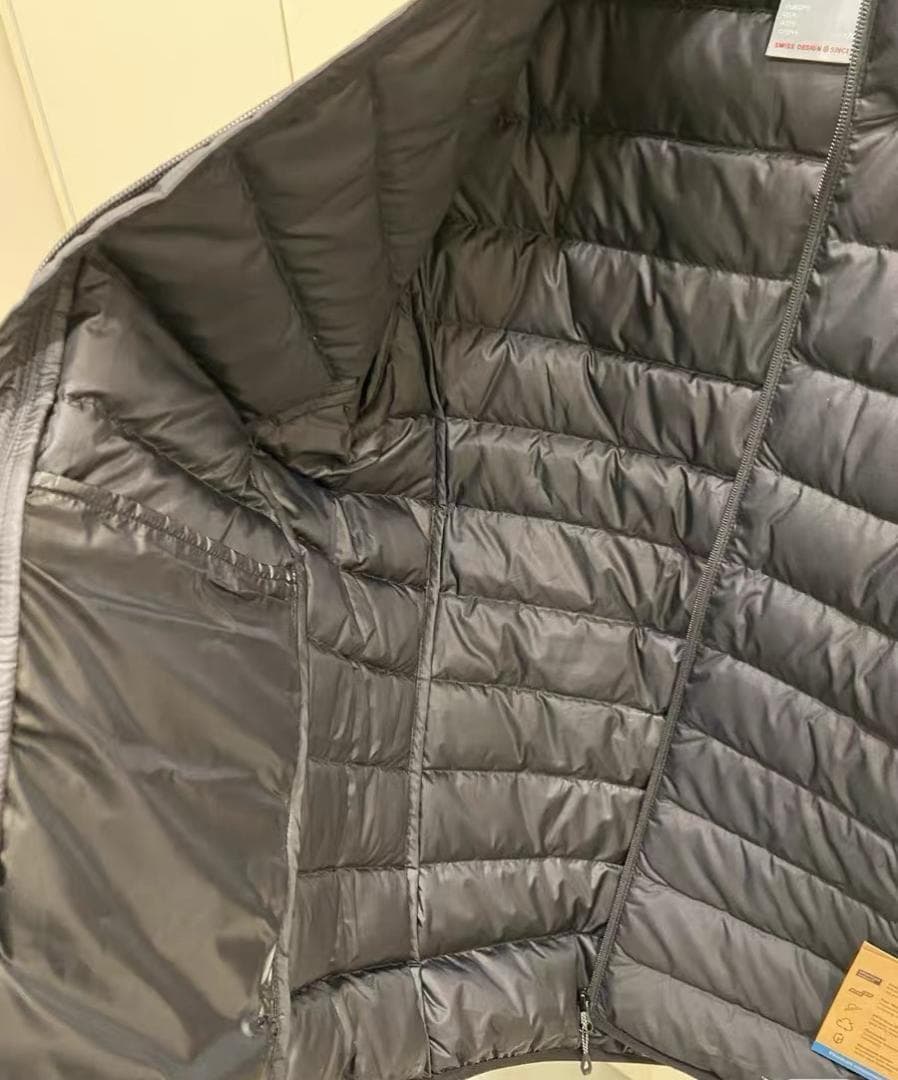 MAMMUT フード付きダウンジャケット ブラック