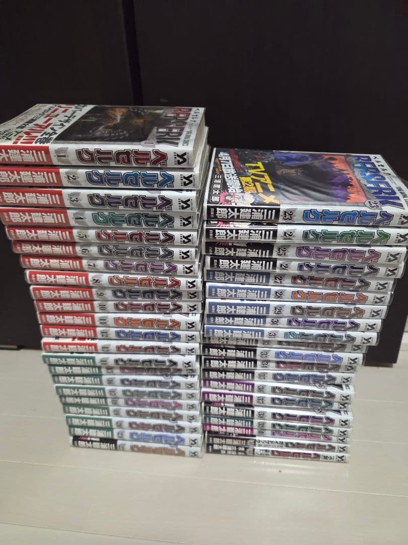 ベルセルク　漫画1~40巻セット+ガイドブックと小説　まとめ売り