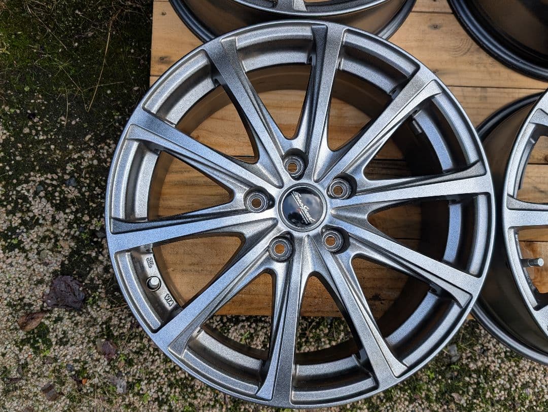 マナレイスポーツ　ユーロスピード　17インチ　7.0J　114.3　5穴　4本