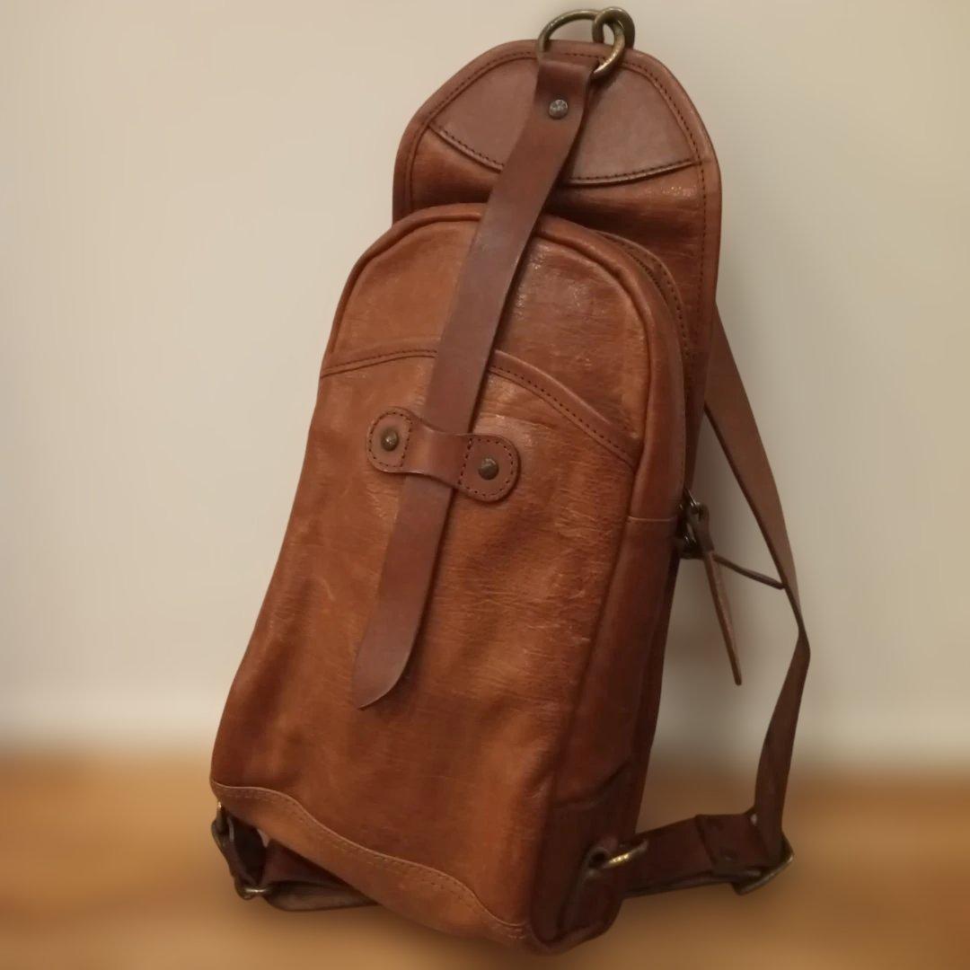 BUTTELO ブッテロ レザーボディーバッグ ショルダーバッグ　ブラウン