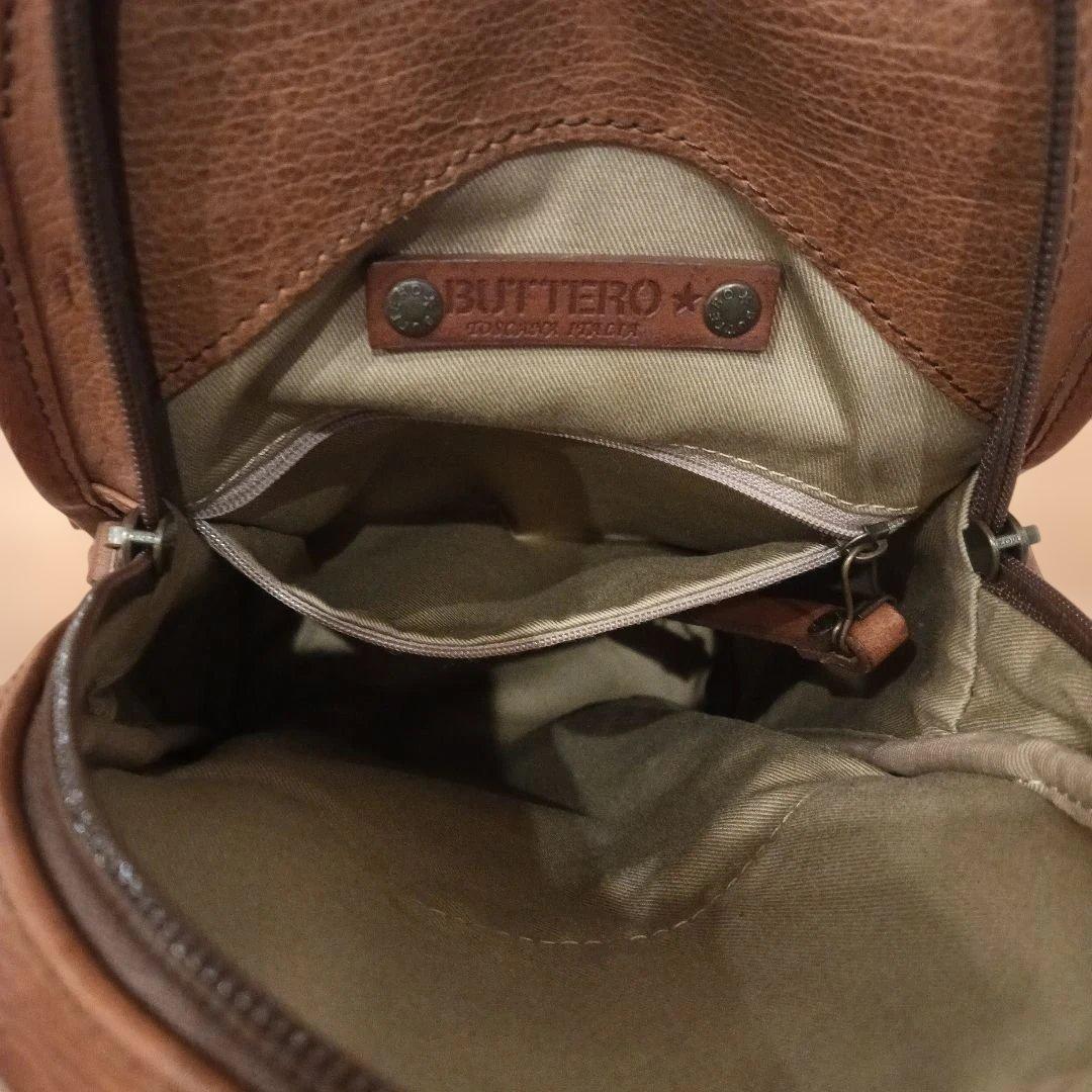 BUTTELO ブッテロ レザーボディーバッグ ショルダーバッグ　ブラウン