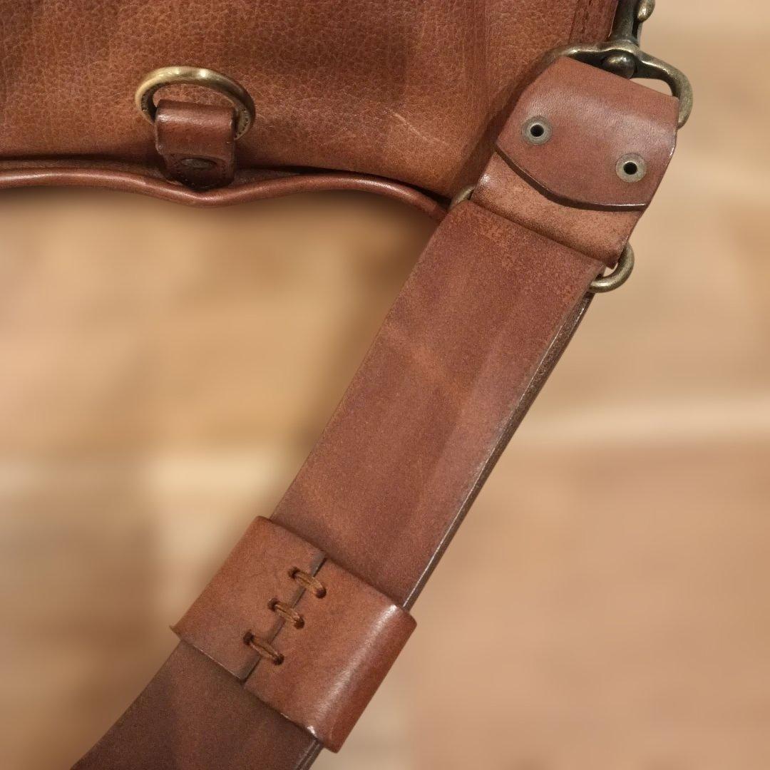 BUTTELO ブッテロ レザーボディーバッグ ショルダーバッグ　ブラウン