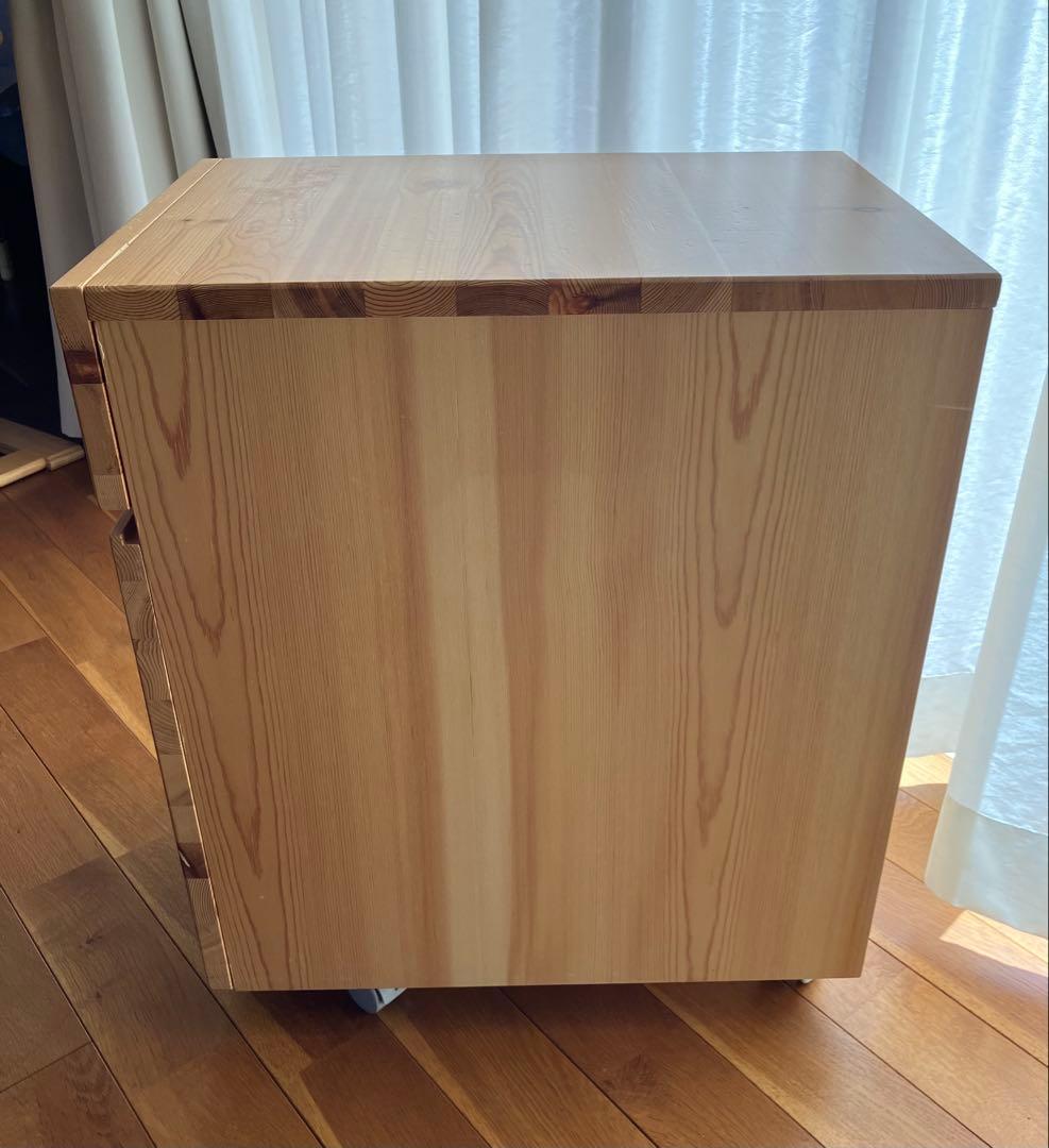 無印良品　パイン材キャビネットキャスター付き