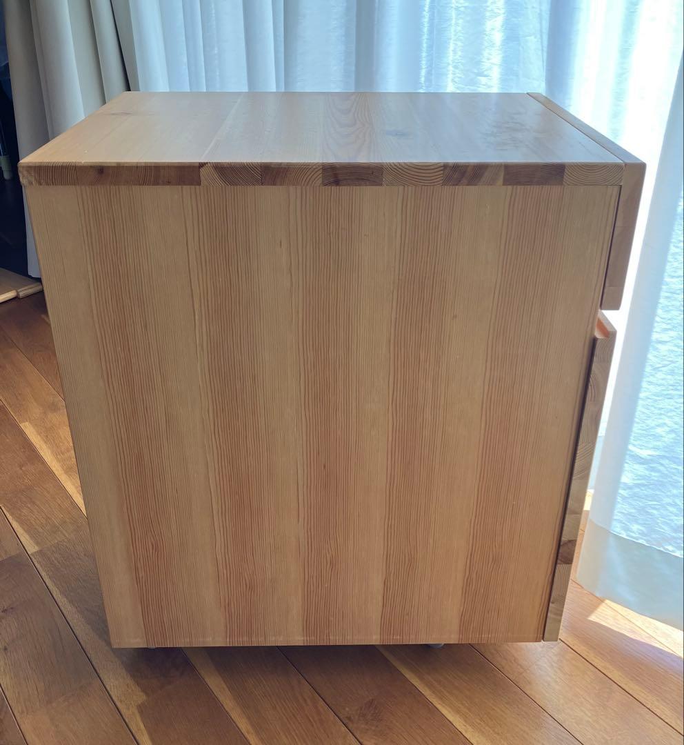 無印良品　パイン材キャビネットキャスター付き