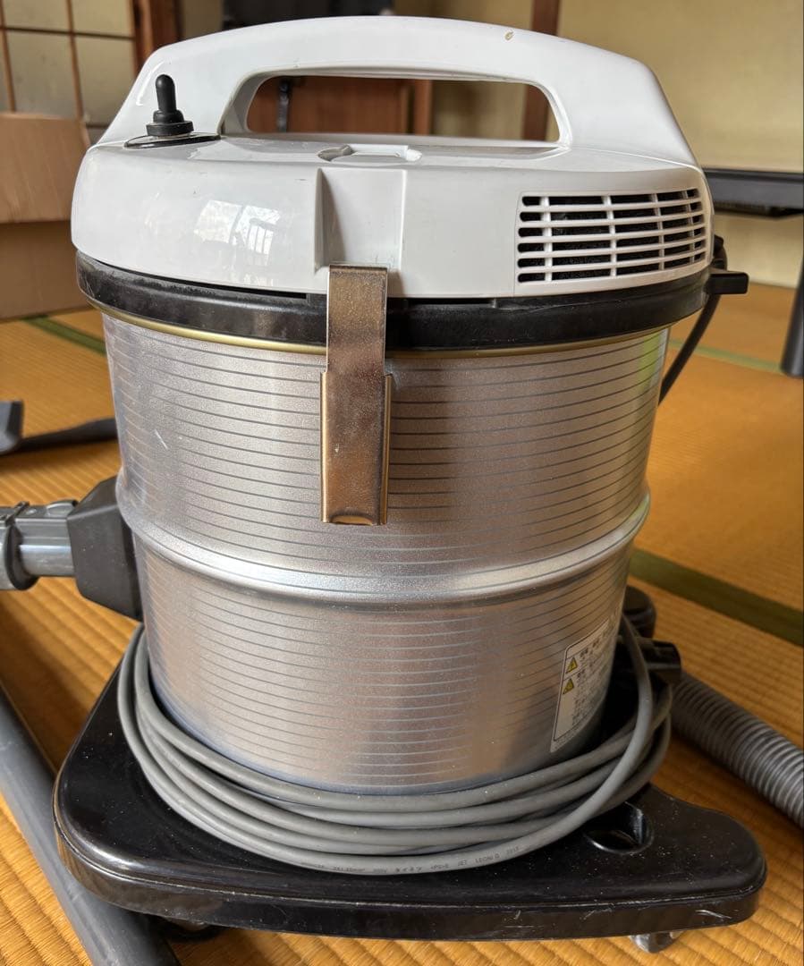 HITACHI CV-G1200 業務用掃除機【中古品】