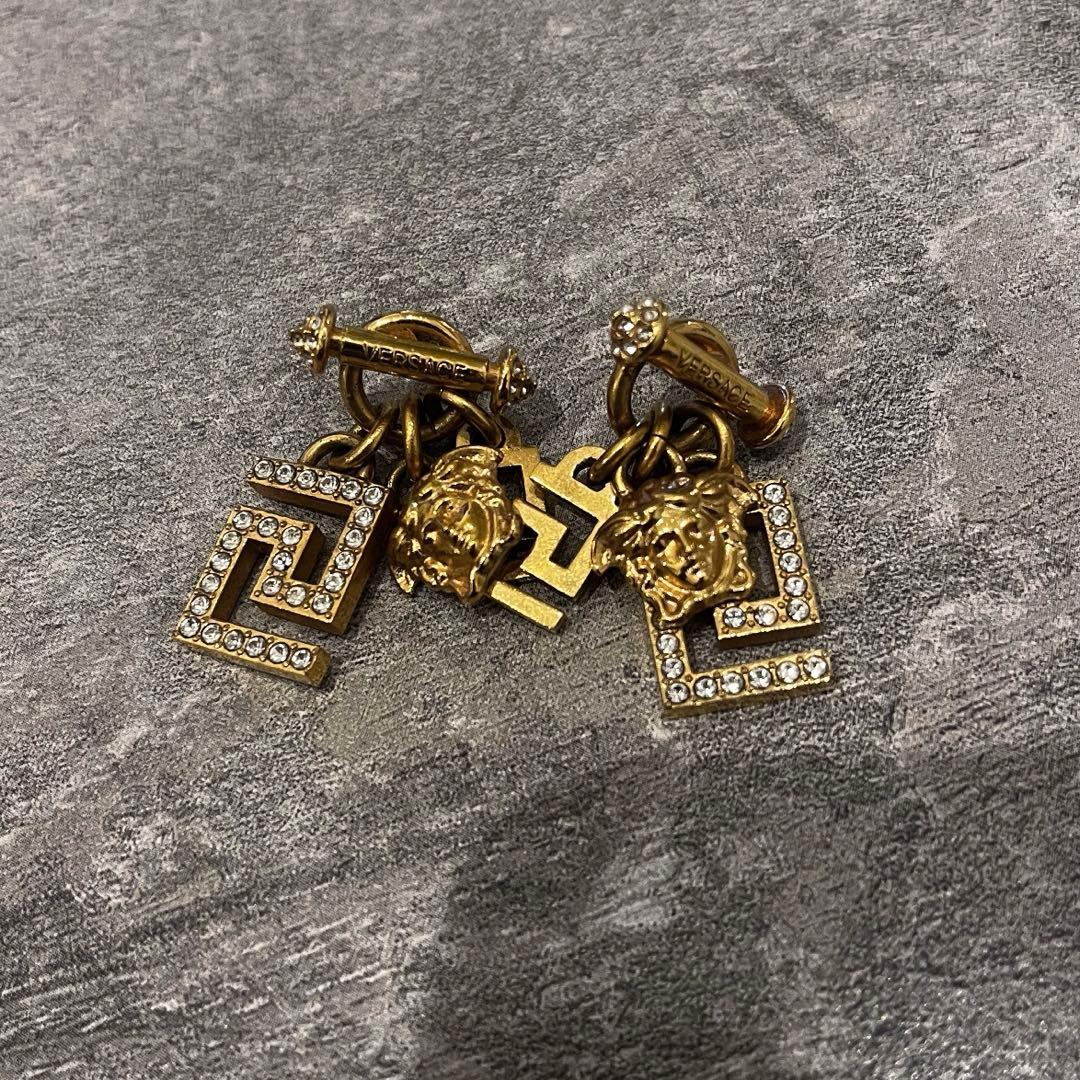 こ*ぁ様 【VERSACE】グレカ ピアス ゴールド