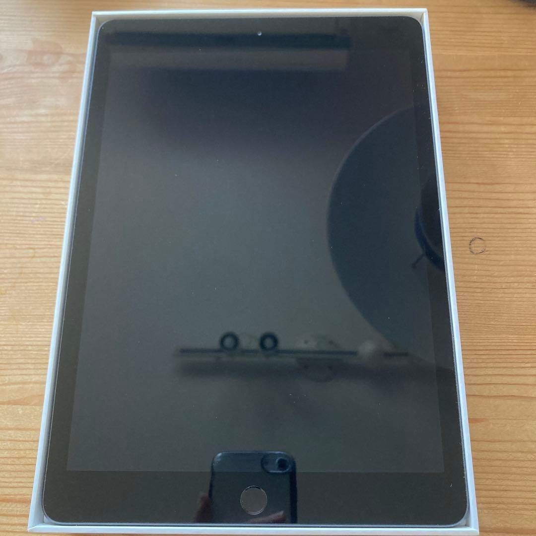 Apple iPad 第７世代wi-fi 32G 【充電ケーブルなし】